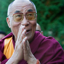 Thumb_happiness._the_dalai_lama_at_vancouver